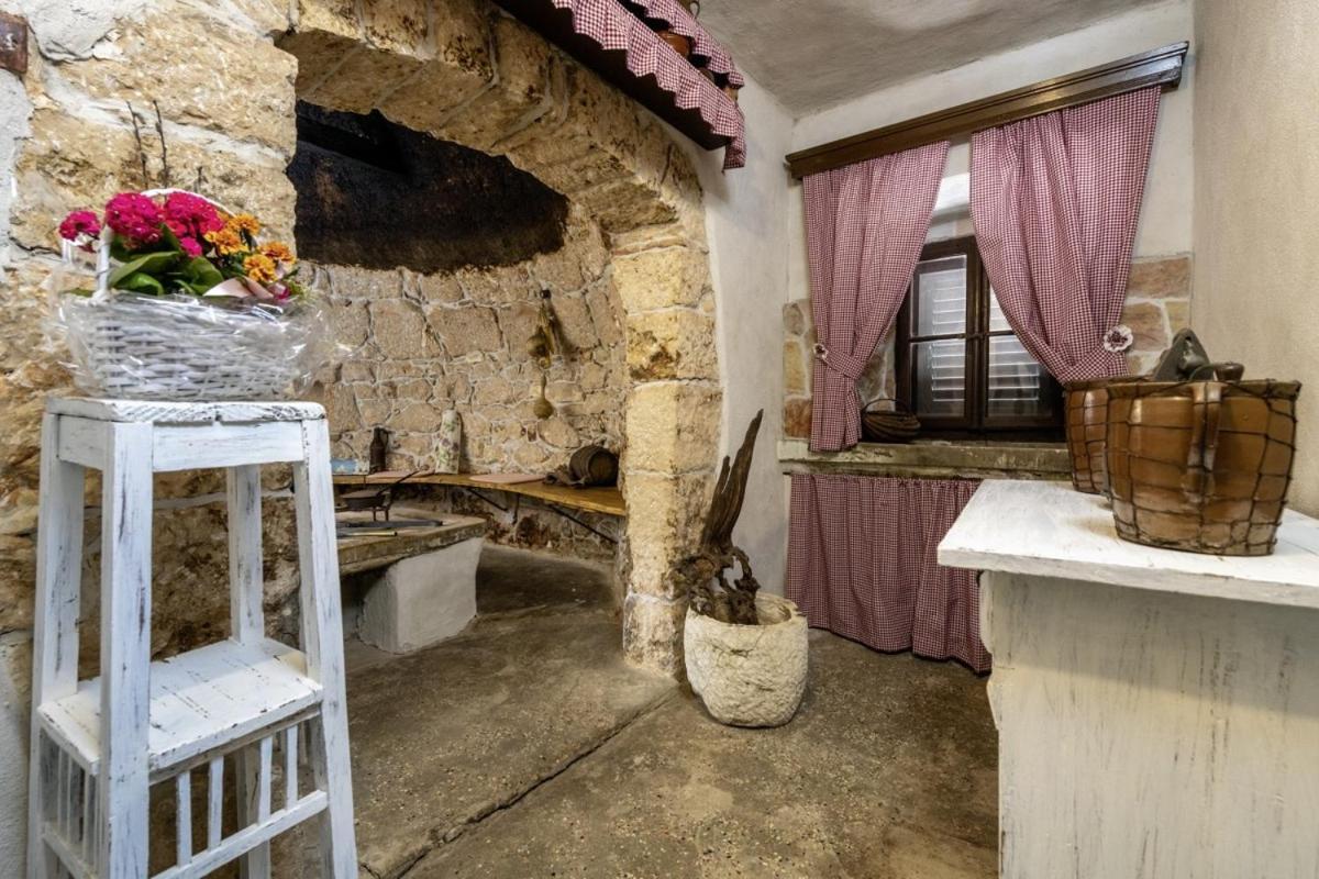 Marina Plomin In Plomin - Haus Fuer 6 Personen Villa Exterior photo